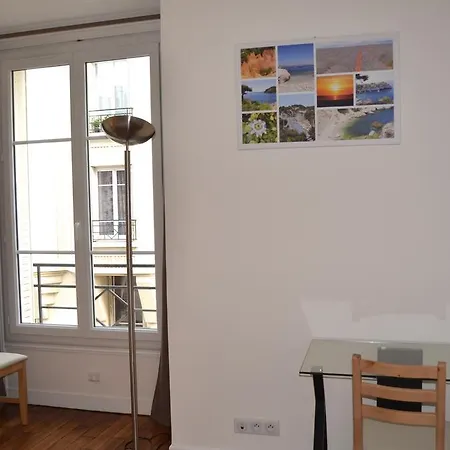 Appartement Neuilly Apartment *